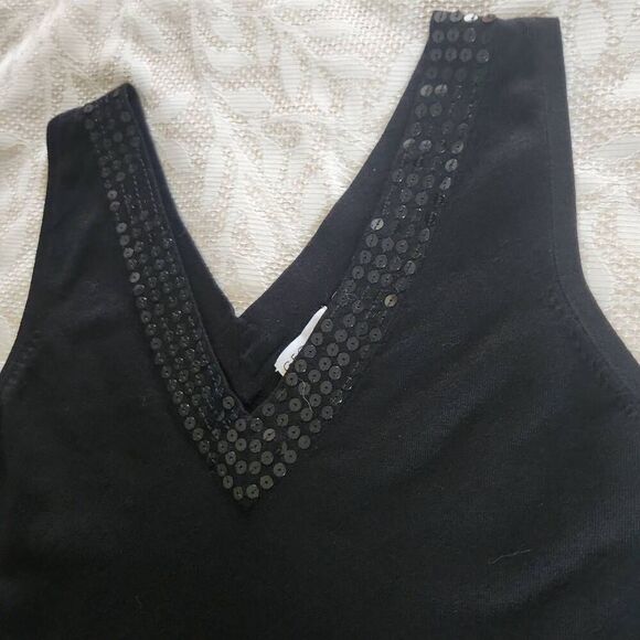 T4 2 George tank tops, one gray and one black with sequins - Picture 4 of 11